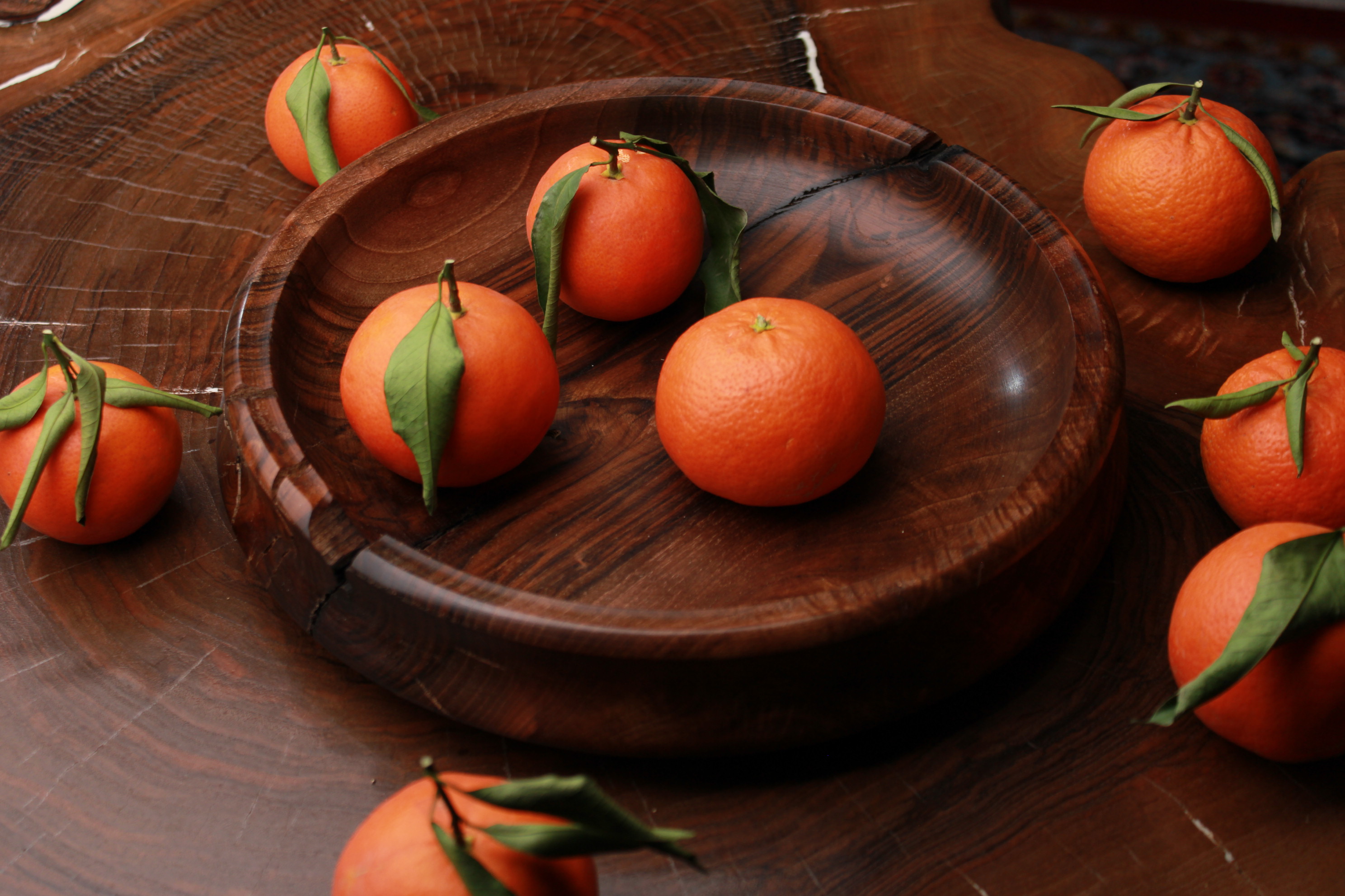 میوه خوری یک تکه و دستساز چوب گردوسیاه وحشی تیرداد 