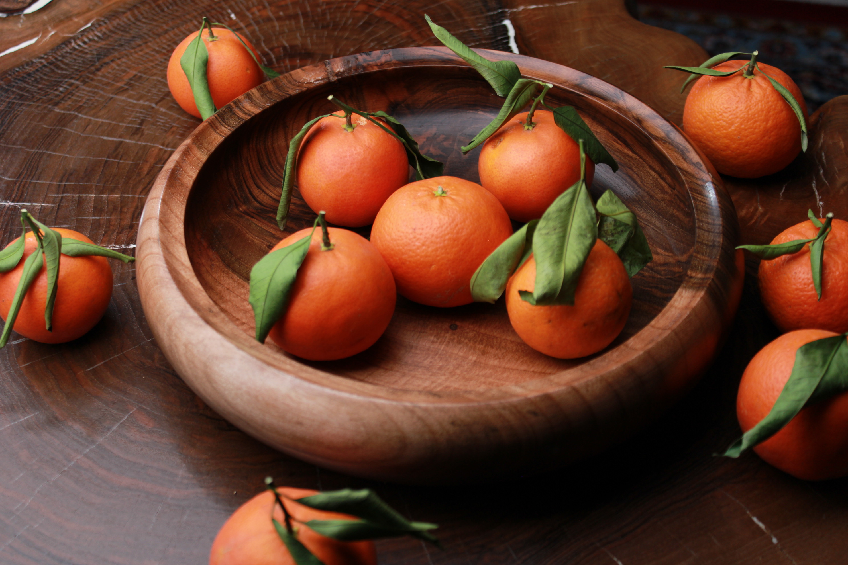 میوه خوری یک تکه و دستساز چوب گردوسیاه وحشی تیرداد 