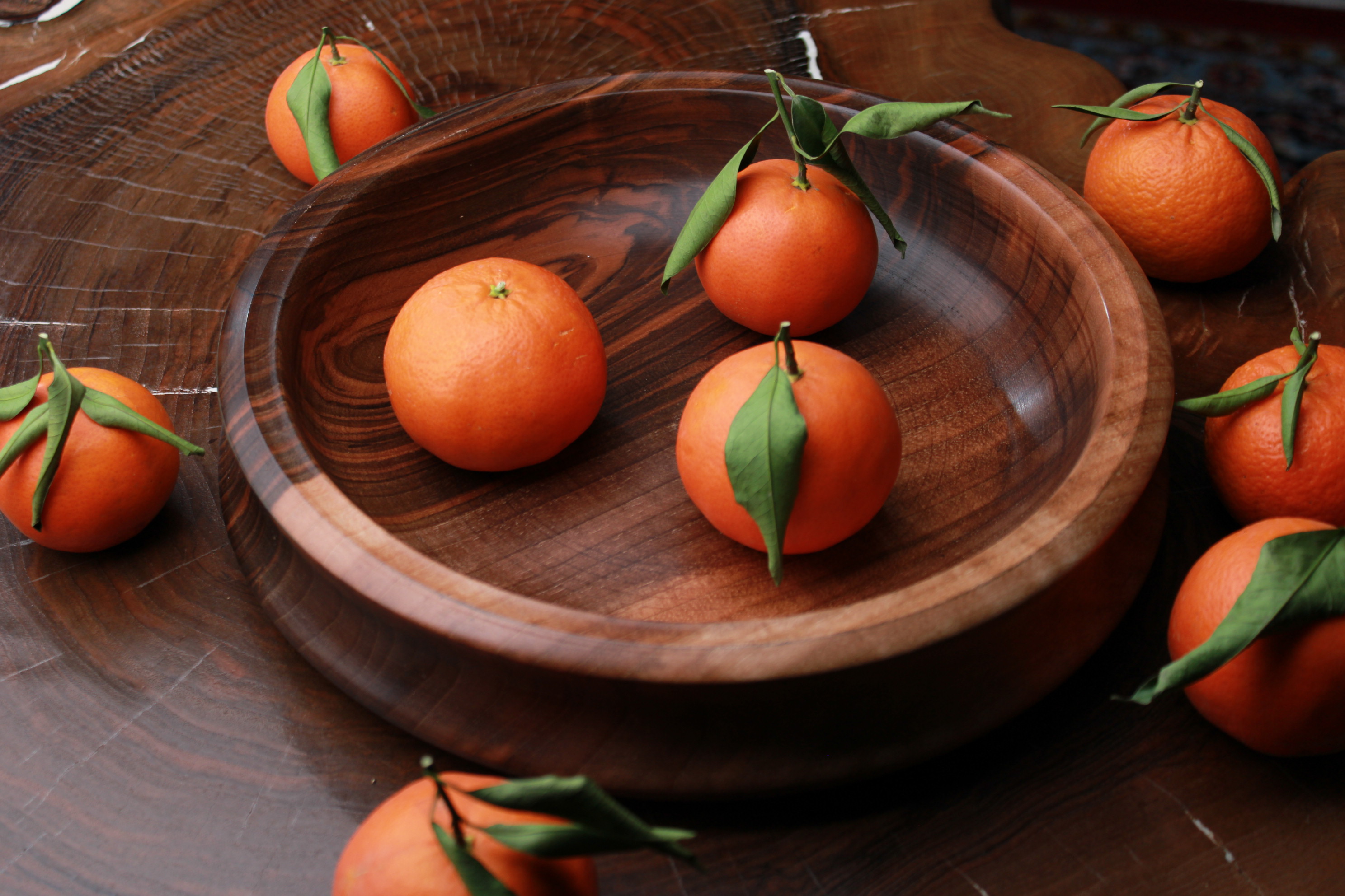 میوه خوری یک تکه و دستساز چوب گردوسیاه وحشی تیرداد 